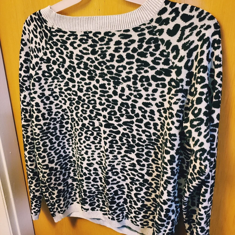 Stylish new Women's Bella du Jour Leopard Sweater size xl - Picture 2 of 4